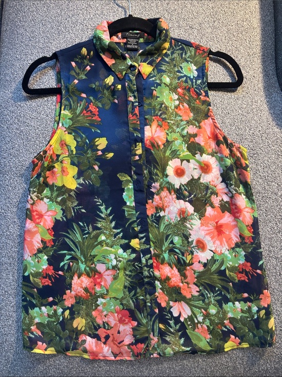 Timing Tops - Timing Navy Floral Sleeveless Collared Camisole